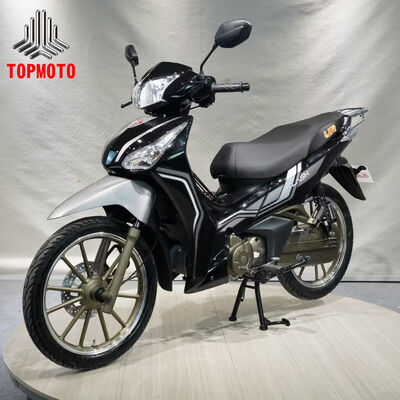 Qualità Motocicletta da strada 125cc con forcella telescopica, doppio ammortizzatore, serbatoio carburante da 3,1L e bauletto per casco fabbrica